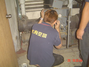 台北市敦化南路 辦公大樓 更換壓縮機 (2)